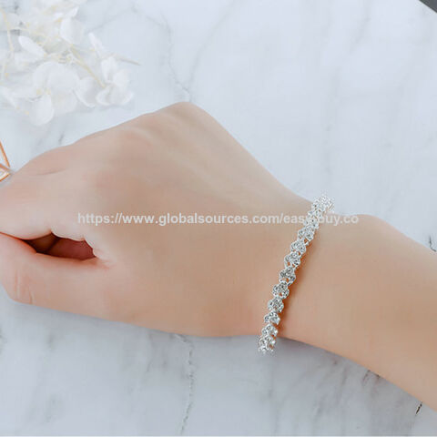 Pulsera de cristal de diamante 'Love' estilo romano para mujer, de lujo ligero y nicho, con un toque de alta gama para el verano