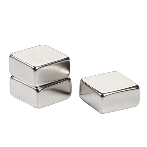 Vente en gros Aimants en Néodyme de Terres Rares N52 très demandés 3x3x3mm 10x10x10mm 5x5x5mm Aimant Cube Carré Matériau de Construction Solide