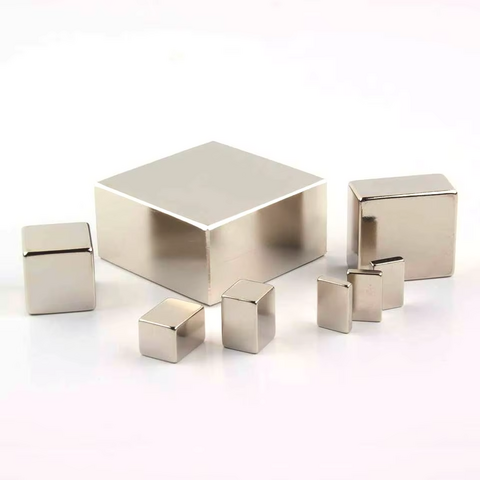 Vente en gros Aimants en Néodyme de Terres Rares N52 très demandés 3x3x3mm 10x10x10mm 5x5x5mm Aimant Cube Carré Matériau de Construction Solide