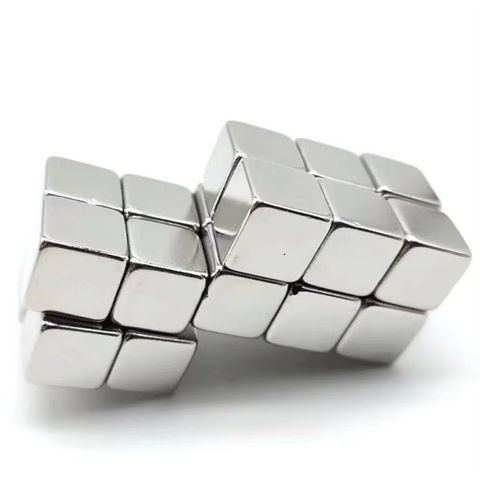Vente en gros Aimants en Néodyme de Terres Rares N52 très demandés 3x3x3mm 10x10x10mm 5x5x5mm Aimant Cube Carré Matériau de Construction Solide