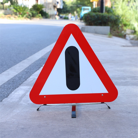 Trépied d'avertissement de danger de circulation routière, trépied de signalisation pliable pour la sécurité des chantiers de construction avec lumière de barricade