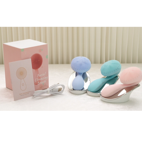IPX7 Tahan Air Mini Kecantikan Isi Ulang Kustom Rumah Facial Cleaning Brush Set Sikat Wajah Elektrik Silikon Pembersih