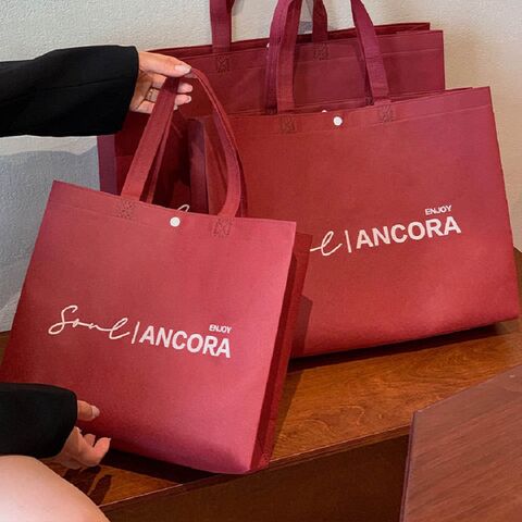 Großhandel Custom Light Weight Vliesstoff Tasche Shopping Kleidung Verpackung Non-Woven Tote Bag für Hand tragen