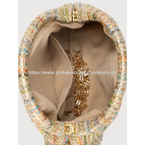 Bolso bandolera de mujer a la moda con solapa plisada y diseño tejido