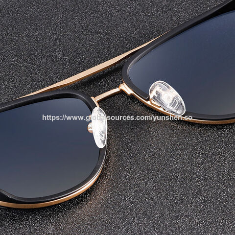Blaulichtfilter Brille mit individuellem Logo, quadratisches Gestell, modische Sonnenbrille, UV400 polarisierte TAC Gläser, Metall & rutschfestes Gummi Material