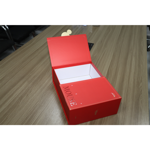 Boîte d'emballage cadeau rouge à double porte pliante directe d'usine avec papier gaufré, vernis UV sélectif et laminage brillant