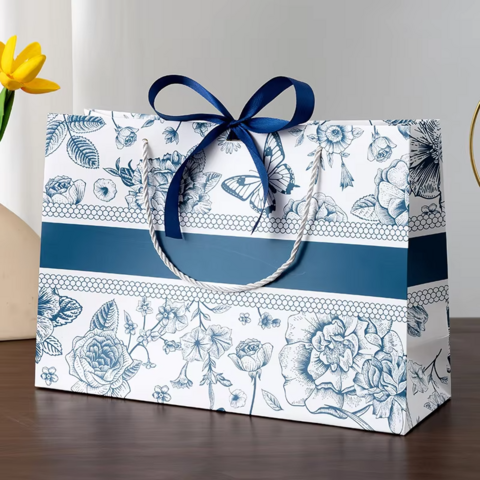 Nouveautés : Sacs Cadeaux en Papier Imprimés Écologiques Personnalisés avec Poignées - Sacs Shopping Personnalisés