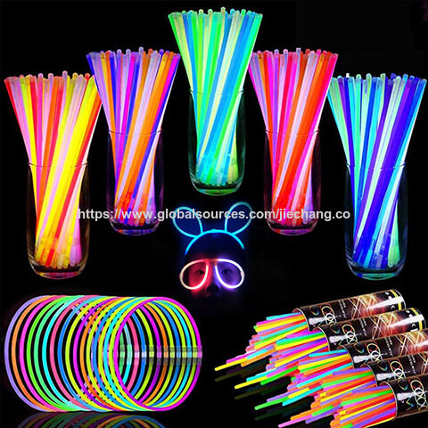 Disposable glow sticks with connectors to make wristbands. Colorful glow sticks to cheer for the concert glow sticks