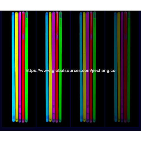Disposable glow sticks with connectors to make wristbands. Colorful glow sticks to cheer for the concert glow sticks