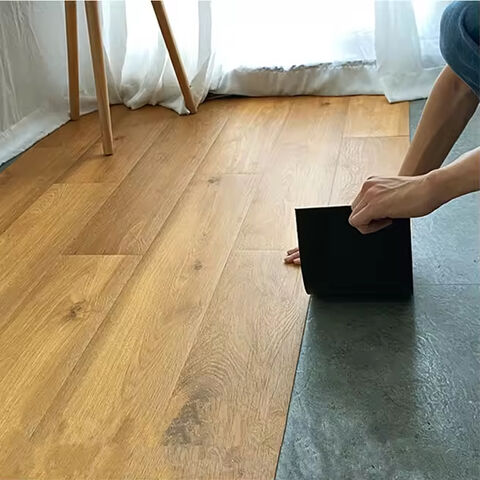 Vente chaude de plancher en PVC vinyle autocollant imperméable en plastique pour appartement