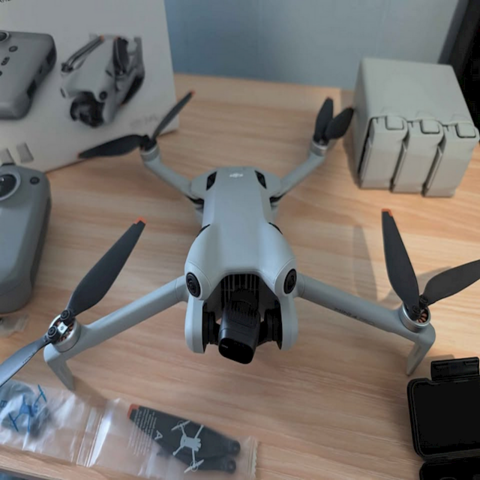 طائرة DJI Mini 3 Fly More Combo مع جهاز التحكم عن بعد DJI RC بسعر المصنع - طائرة DJI Mini 3 كاميرا 4K مع جهاز التحكم عن بعد DJI RC - طائرة DJI Mini 3 المدمجة