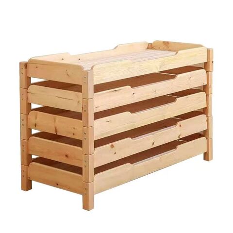 Ruhebetten für den Kindergarten: Robuste Holzkonstruktion. Kindersichere Höhe. Ideal für Kindertagesstätten.
