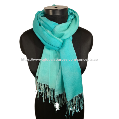 Écharpe en cachemire et soie de mûrier, Belle écharpe en cachemire et soie de mûrier de couleur turquoise.