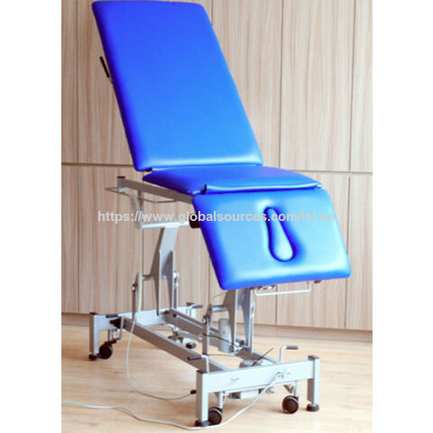 Hochflexible, motorisierte Physiotherapieliege