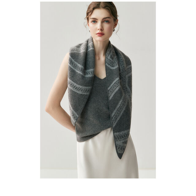 Écharpes d'Hiver pour Femmes en Gros - Design Triangle Haut de Gamme, Écharpe en Cachemire Tricotée pour Femmes, Vêtement de Luxe