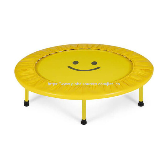 Camas Elásticas: Trampolins duráveis para diversão ao ar livre. Ideais para parques, centros de lazer e uso doméstico.