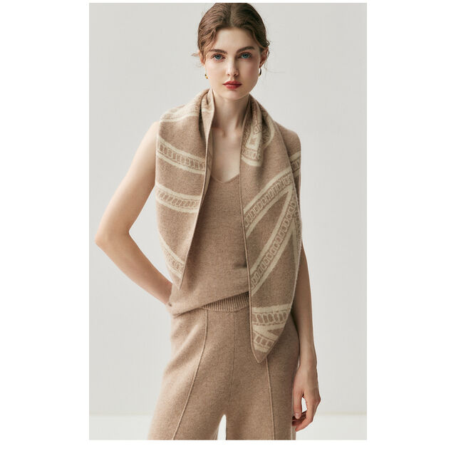 Écharpes d'Hiver pour Femmes en Gros - Design Triangle Haut de Gamme, Écharpe en Cachemire Tricotée pour Femmes, Vêtement de Luxe