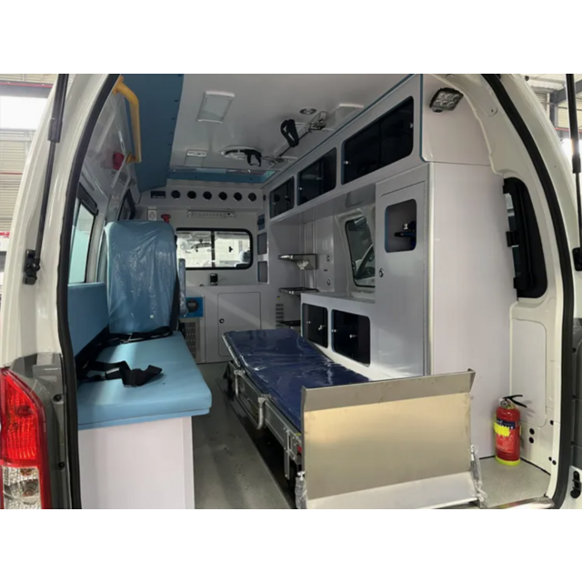 Ambulance Numérique d'Urgence Foton 4x2 avec Conduite à Droite/Gauche (RHD/LHD) Équipée de Systèmes Avancés de Surveillance, d'Oxygène et d'Aspiration pour Interventions Médicales Critiques