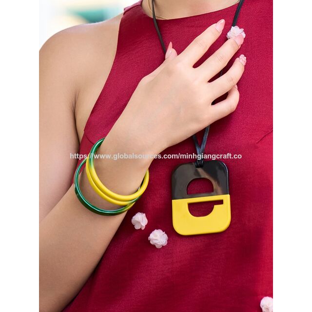 Collier Laqué en Corne de Buffle 100% Fait Main et Écologique, Bijoux Laqués Fabriqués au Vietnam