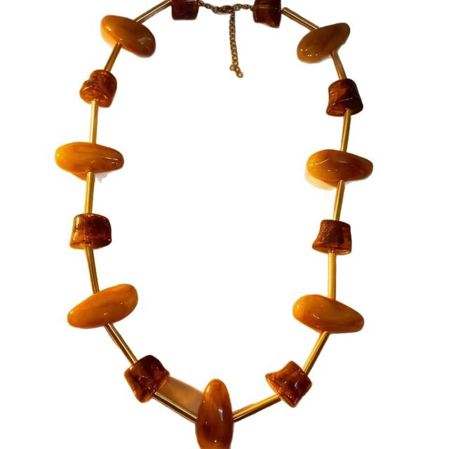 SISSLIA Élégant Collier Long Rétro en Résine Ambre, Bijoux Géométriques Perlés Faits Main pour Femmes, Accessoire de Déclaration Vintage Artistique