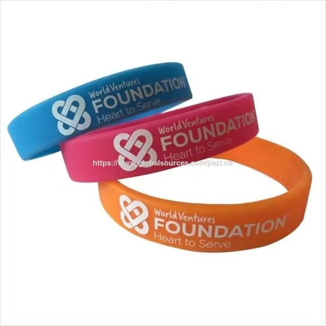 Vente en gros de bracelets en silicone gaufrés imprimés bon marché, machine de fabrication de bracelets, bracelets en silicone personnalisés pour cadeaux personnalisés
