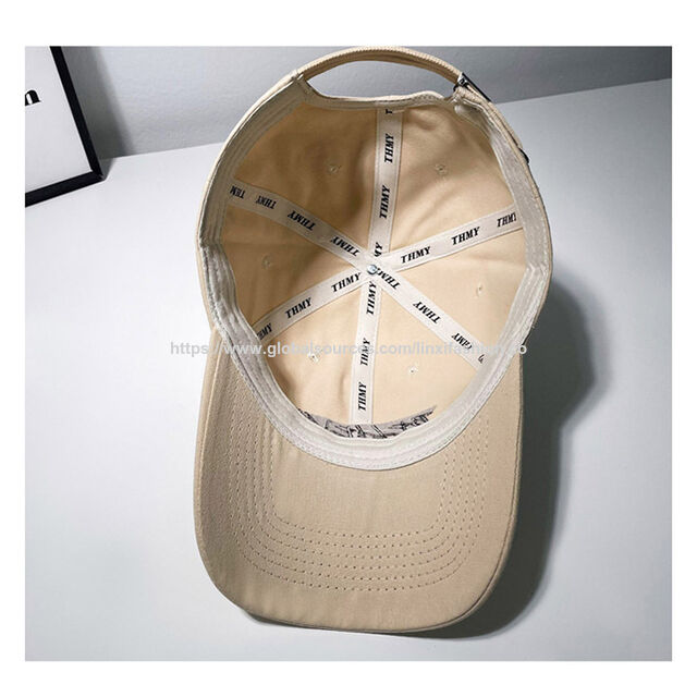 Fabrikgefertigte 100% Baumwoll-Baseballkappen mit gestickten Logos und verstellbarer Metallschnalle hinten.