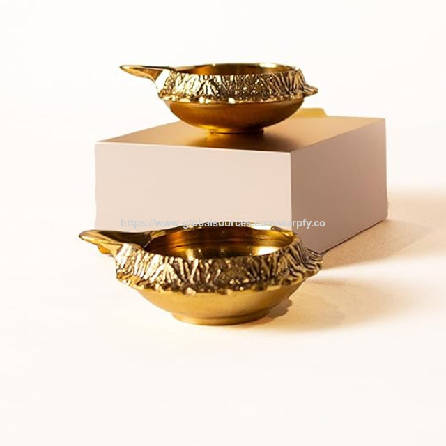 سعر المصنع حسب الطلب النحاس الأصفر Kuber Diyas ومصابيح الزيت - Deepam بطلاء ذهبي لـ Pooja والديكور ، تصنيع ODM / OEM