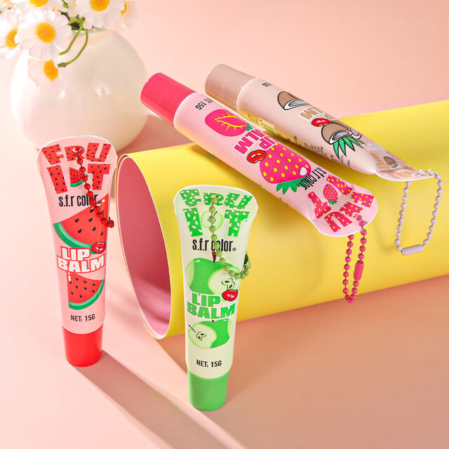 Großhandel Winter 4-Farben Feuchtigkeitsspendendes Frucht-Lippenöl, feuchte Textur, hohe Farbwiedergabe, Spiegelglanz-Lippenöl