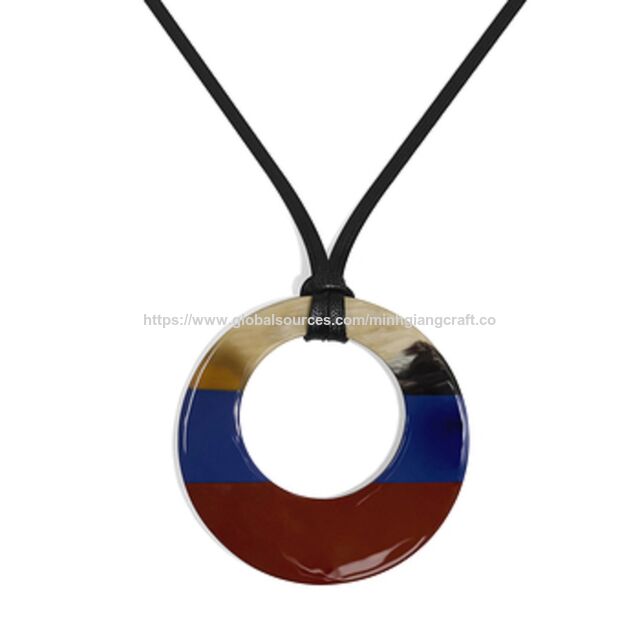 Pendentifs laqués pour femmes fabriqués à la main au Vietnam, breloques en corne de forme personnalisable pour les fêtes de mariage, accessoires de mode en vente chaude