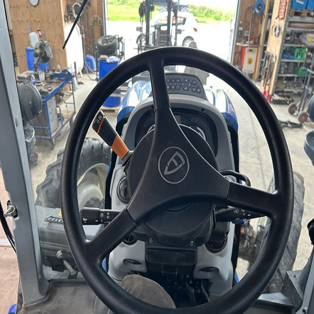Compre o kit de direção automática GPS RTK FJ para trator com precisão avançada e entrega rápida, oferecendo orientação de qualidade premium