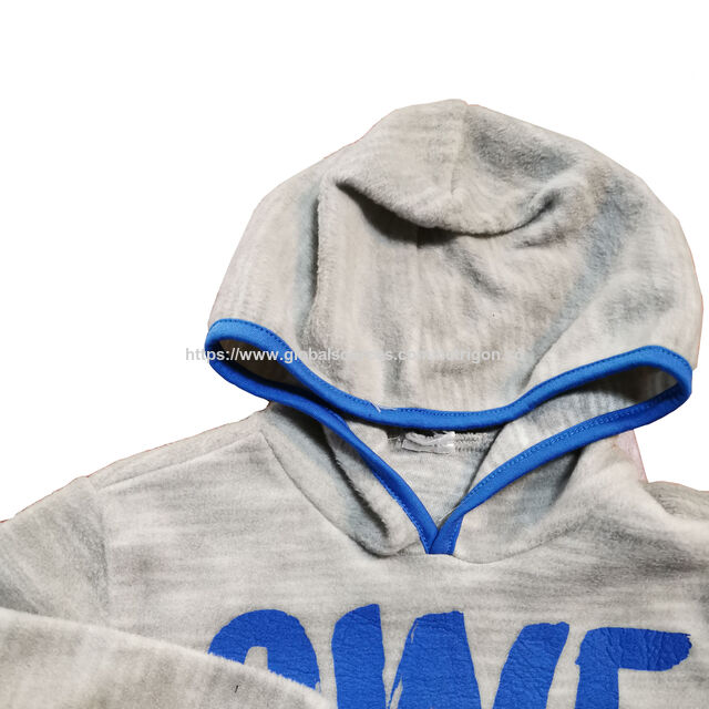 Kinderbekleidung: Jungen-Hoodies aus recyceltem Polyester-Polarfleece.