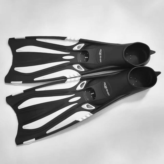 Taucherflossen aus Silikon für Damen und Herren, hochwertige Schwimmflossen für Erwachsene, verstellbare Flossen zum Freitauchen