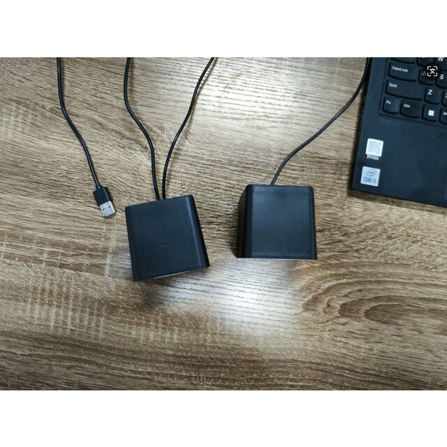 Haut-parleur 2.0 avec un seul câble USB 2.0 pour les données et l'alimentation tout-en-un, puissance de 2x3W, alimenté par bus USB
