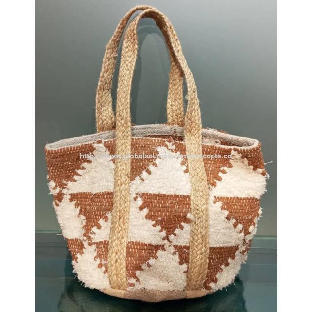 Dreieckige Strandtasche aus baumwollfarbenem Baumwollstoff. Modellnr. CK24255564