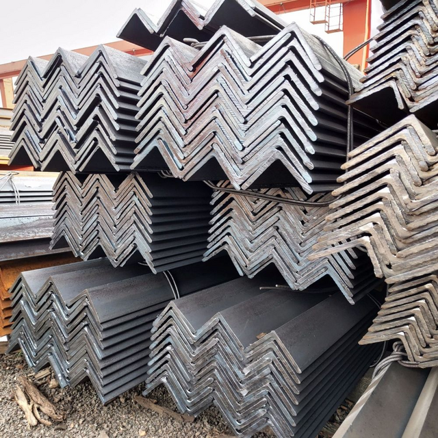 Q235 ASTM A36 EN10025 Verzinkte gleichschenklige und ungleichschenklige Winkelstähle L-Profil 25x25 50x50 für Industriebau, Biegen, Schweißen