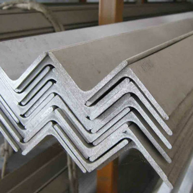 Q235 ASTM A36 EN10025 Verzinkte gleichschenklige und ungleichschenklige Winkelstähle L-Profil 25x25 50x50 für Industriebau, Biegen, Schweißen