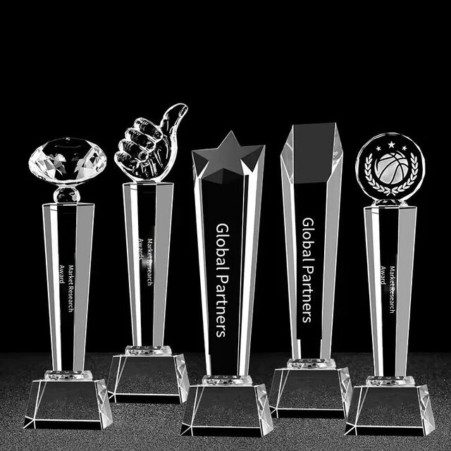 Hochwertige K9 Glas Trophäe als individuelles Firmengeschenk, klare Kristallglas Auszeichnung, 3D Kristallglas Trophäen