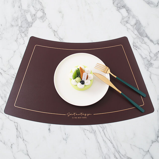 Mantel Individual de Cuero Duradero con Textura Suave en Forma de Abanico para Uso Hotelero, Aislamiento Térmico para Mesa de Comedor