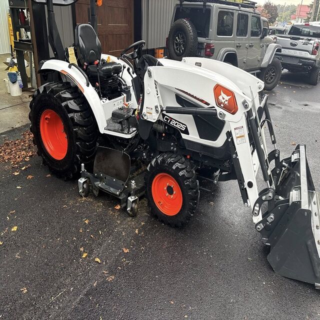 Bobcat Tractor Wholesale Supply for Agricultural Professionals Long Life and Powerful Output