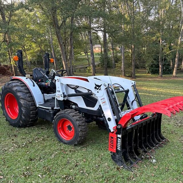 Bobcat Tractor Wholesale Supply for Agricultural Professionals Long Life and Powerful Output