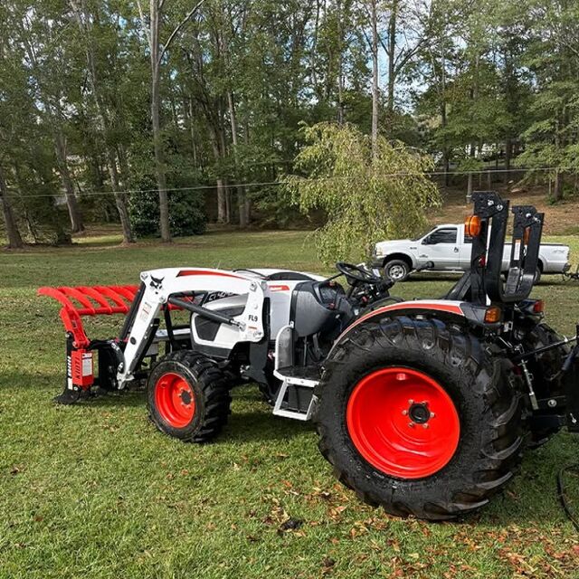 Bobcat Tractor Wholesale Supply for Agricultural Professionals Long Life and Powerful Output
