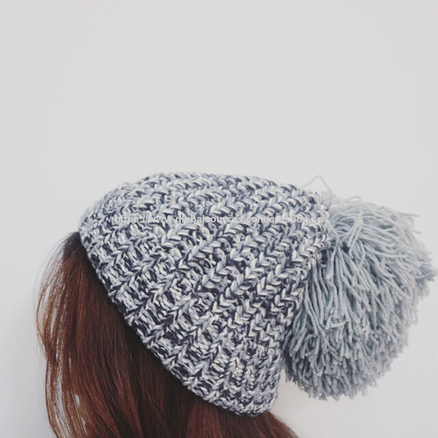 Ladies' beanie hat, with knitted and woven design, most fashionable design in 2020
