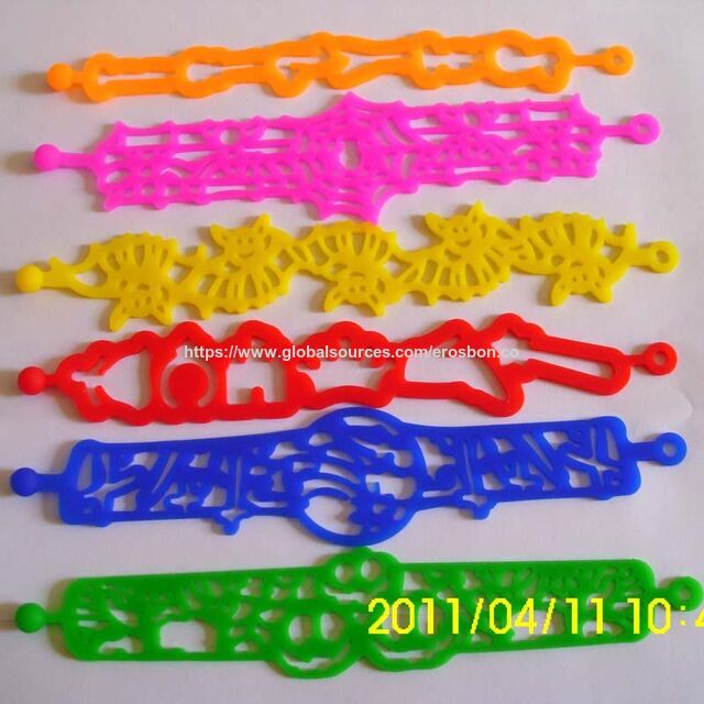 Pulseras de bofetada, Pulseras de bofetada promocionales, Pulsera elegante, en varios colores, hecha de PVC, se aceptan logotipos personalizados