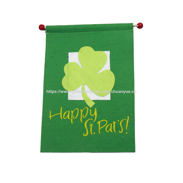 Individuell gefertigte dekorative Monogramm-Handschwenkfahne mit St. Patrick's Day-Logo