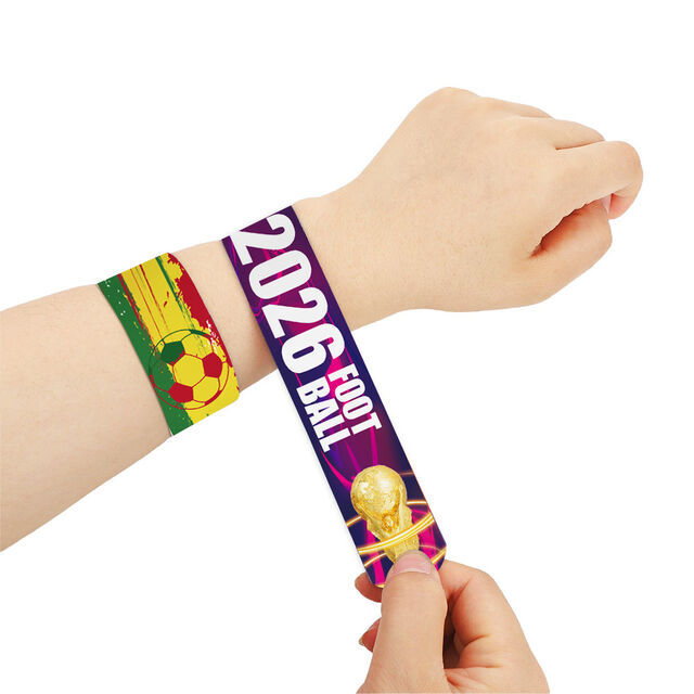 Bracelet Claque Coupe du Monde 2026 Thème Football Bracelet à Pression en PVC pour Fête de Fans et Promotion