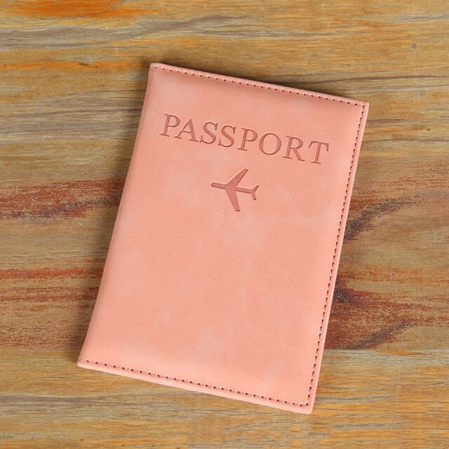 Nouvelle couverture de protection de passeport populaire, clip de passeport en PU, clip de billet en stock, vente en gros, couverture de protection simple et à la mode