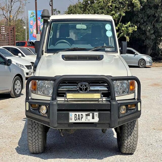Pick-ups Toyota Land Cruiser 79 Simple Cabine d'Occasion à Vendre (Modèles 2020, 2021, 2022) - Meilleur Concessionnaire de Voitures Toyota