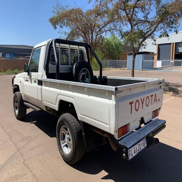 Pick-ups Toyota Land Cruiser 79 Simple Cabine d'Occasion à Vendre (Modèles 2020, 2021, 2022) - Meilleur Concessionnaire de Voitures Toyota