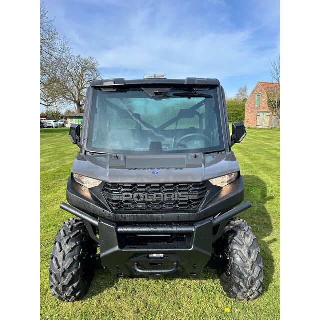 Hochwertiges Polaris Ranger Nutzfahrzeug, gebaut für anspruchsvolles Gelände mit Komfort und Geschwindigkeit. Jetzt kaufen für schnelle Lieferung.