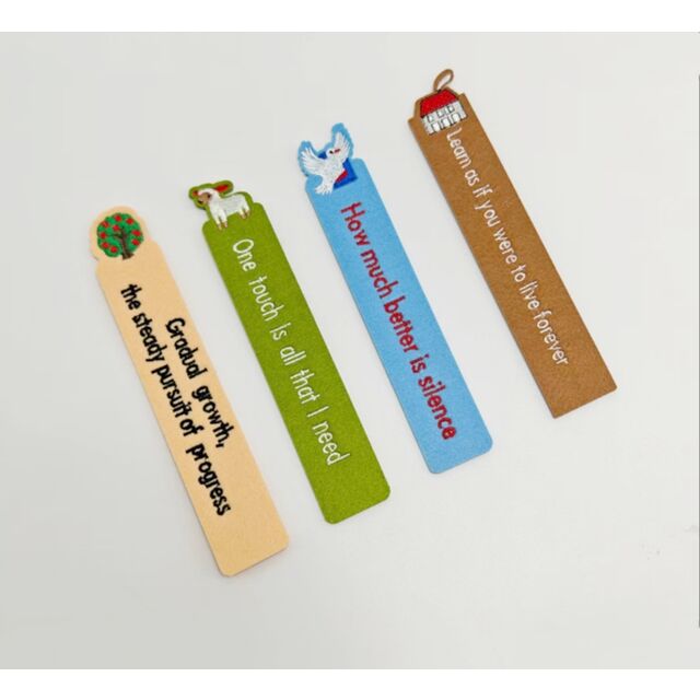 Bestickte Kleidungsstück-Lesezeichen – Stickerei-Geschenke, Taschenanhänger, Sonderanfertigungen